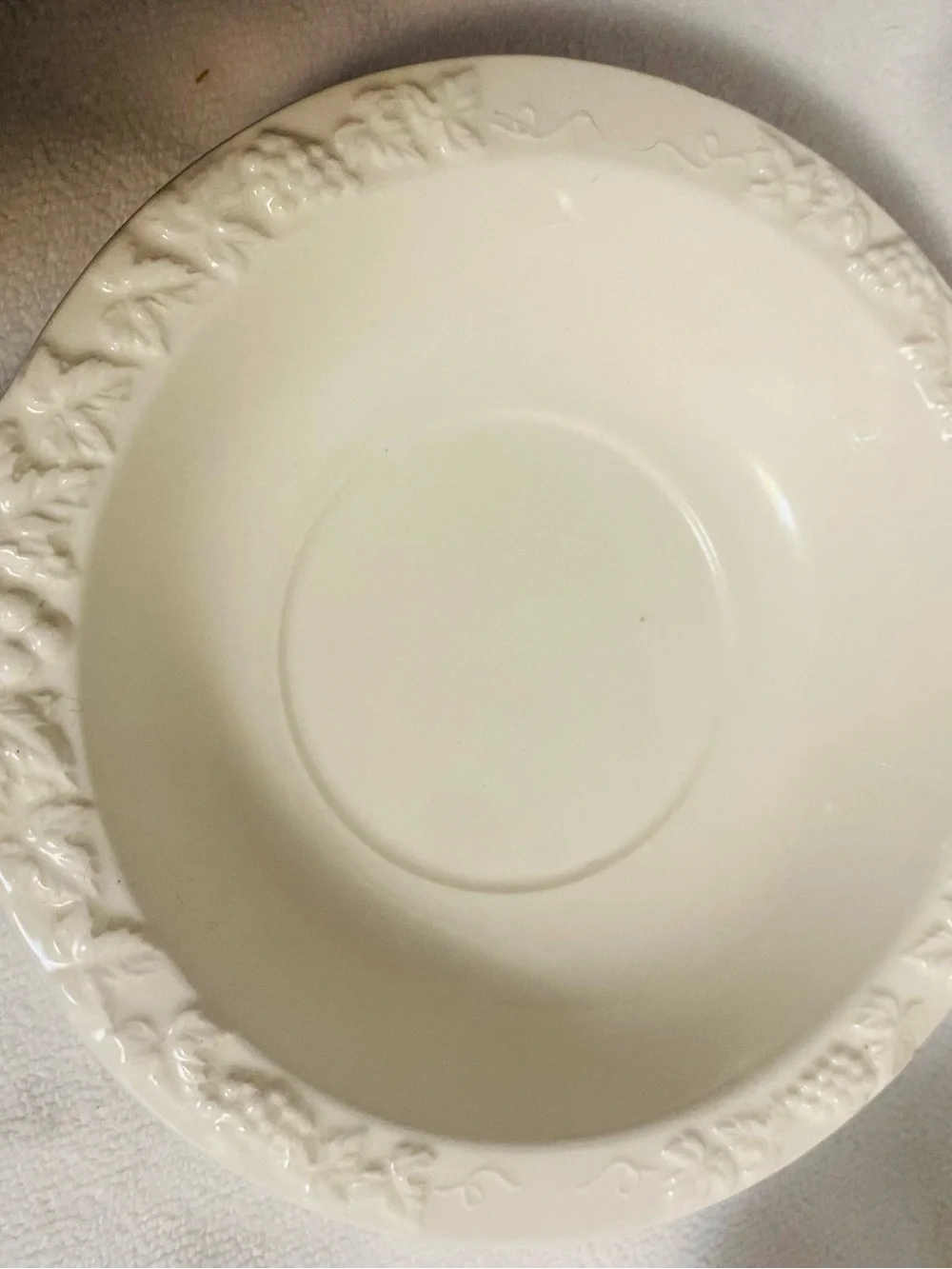 VNTG Cream Cherub Pitcher&Basin  set
